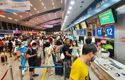 Tourists stranded in Da Nang to be brought home by air
